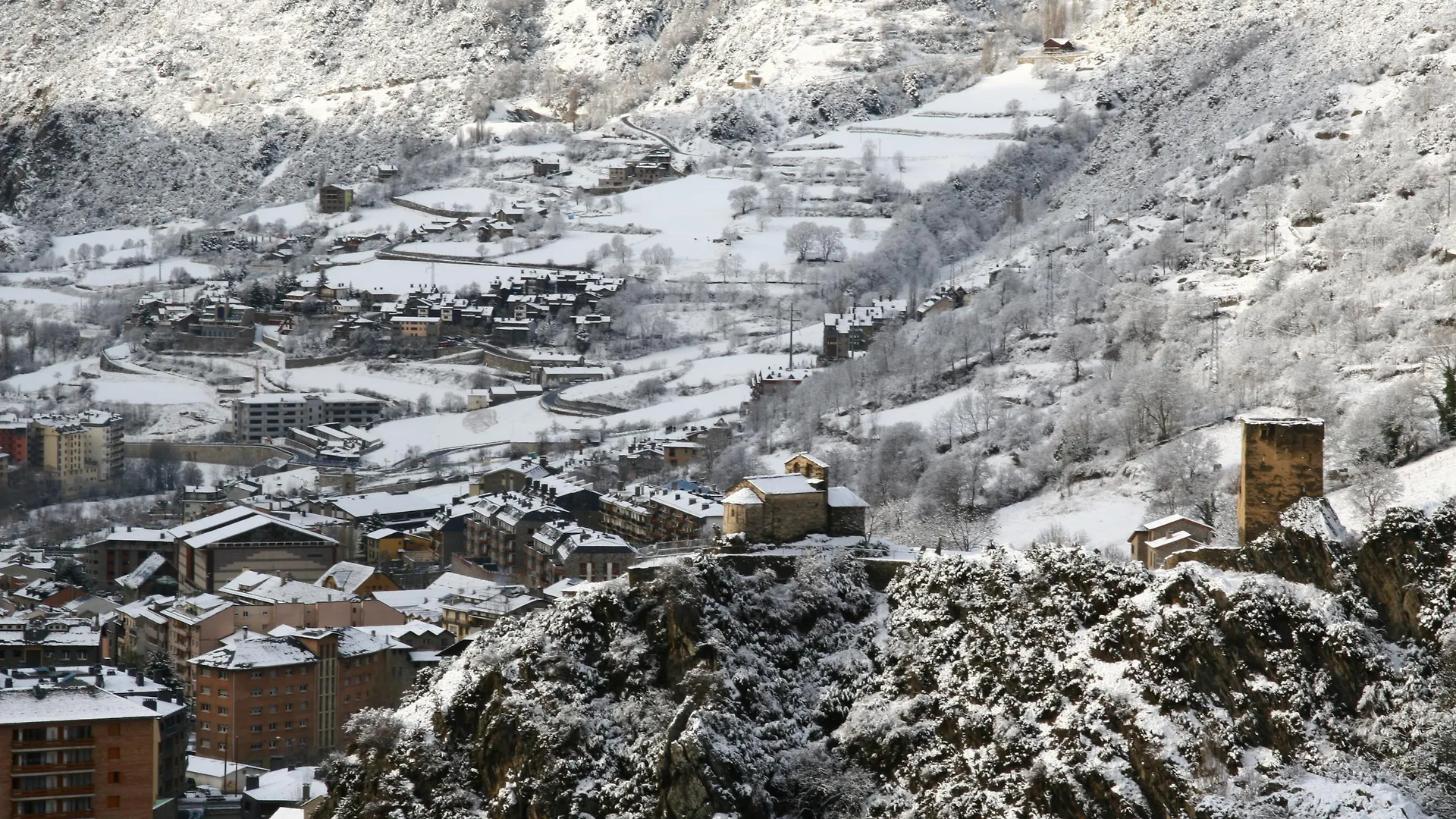**  Montecarlo Otel Encamp Andorra