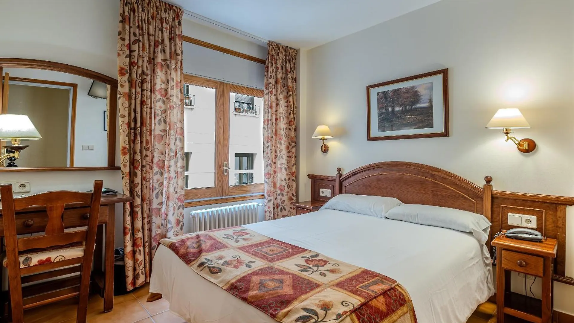 Montecarlo Otel Encamp 2*,